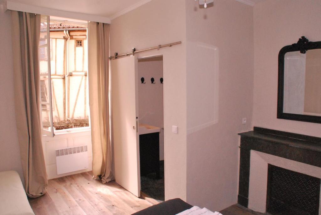 La Maison Au Puits Cordes Sur Ciel Phòng bức ảnh